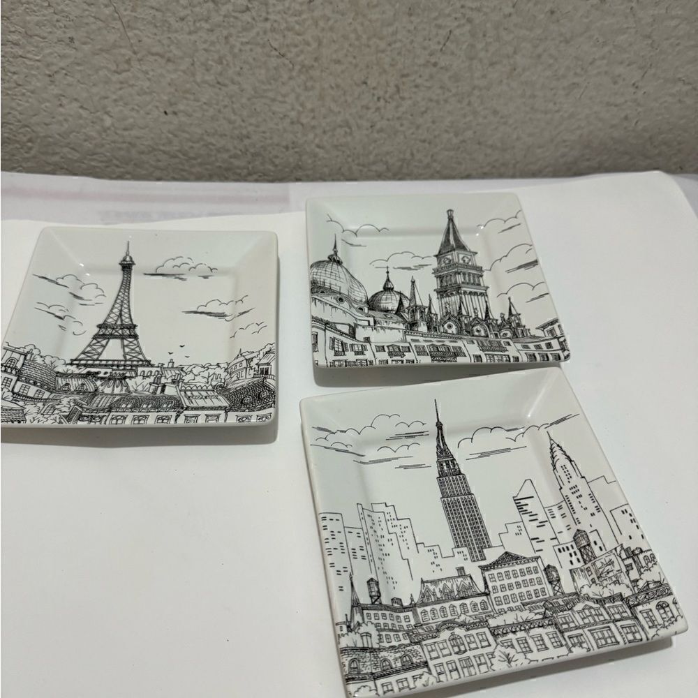 PLATES-BLACK WHITE CITY SCENE-SQUARE-1 LARGE 3 SMALL-222 FIFTH-MATCHING SET